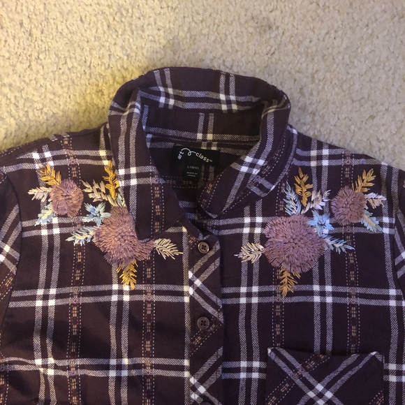 4/$20 Girl’s Embroidered Flannel Shirt - Picture 2 of 3